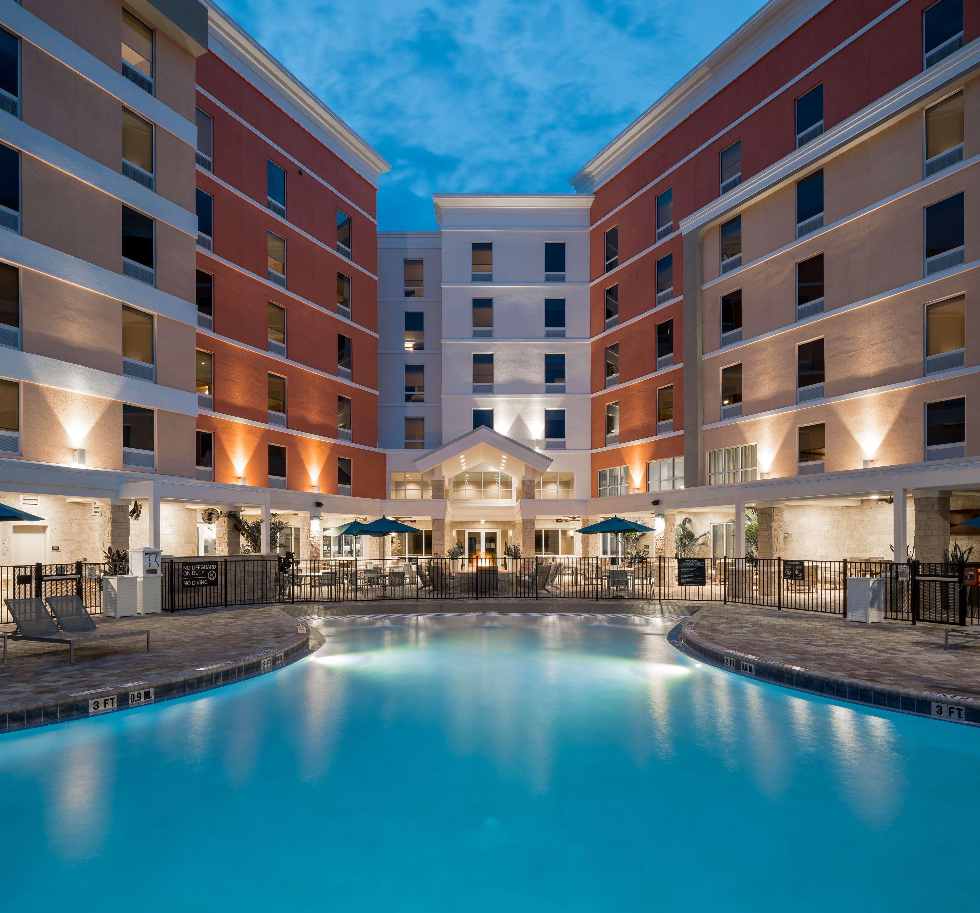 Hampton Inn & Suites Cape Canaveral Cruise Port, Fl Екстер'єр фото