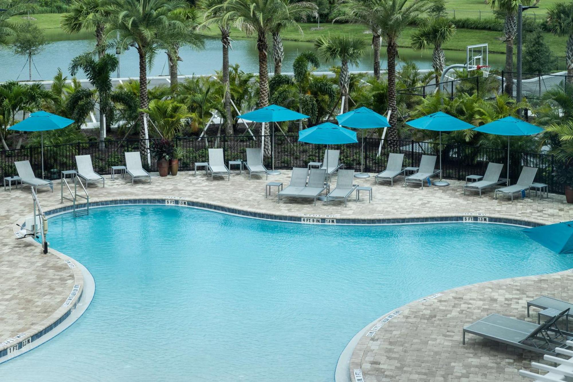 Hampton Inn & Suites Cape Canaveral Cruise Port, Fl Екстер'єр фото