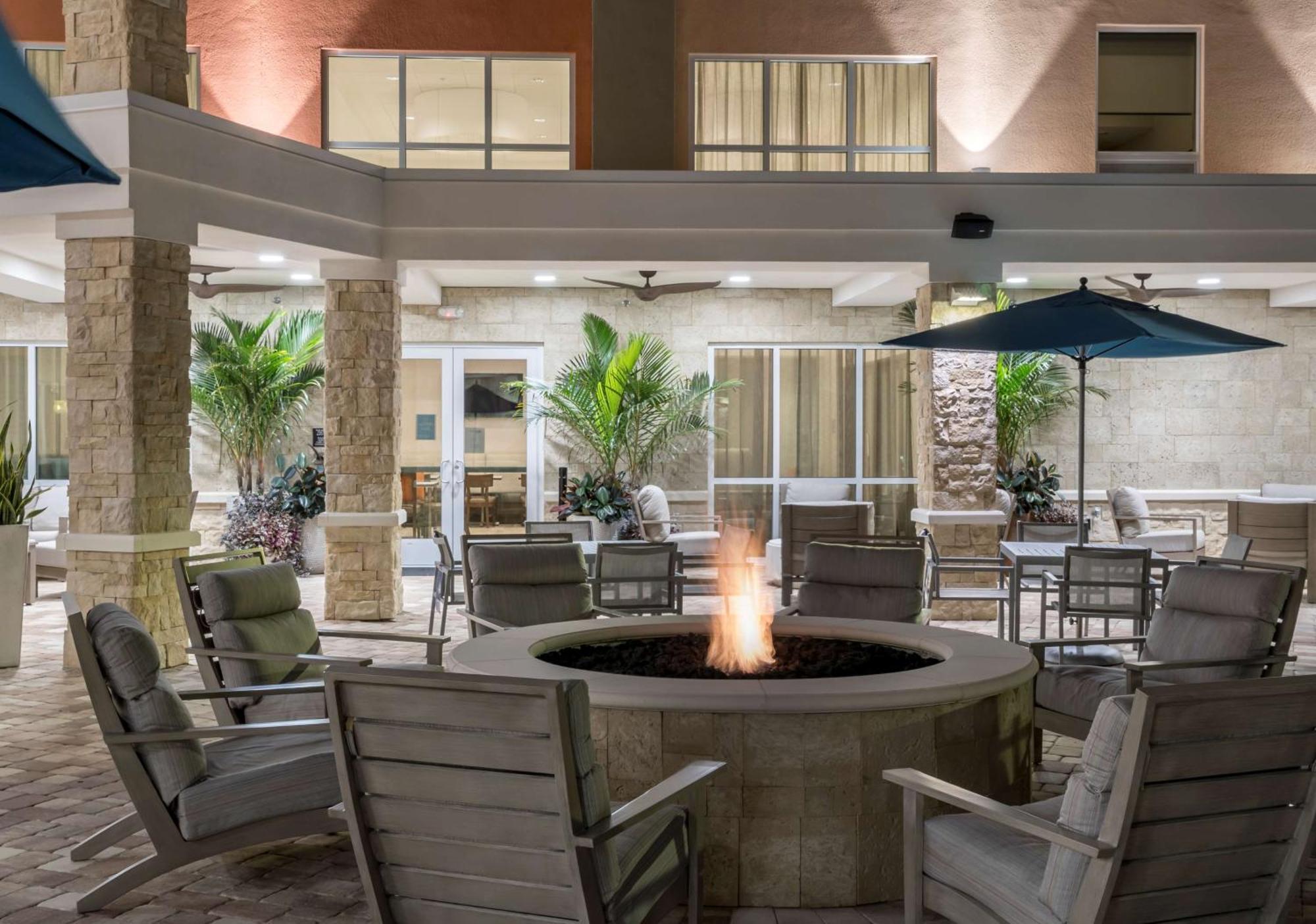 Hampton Inn & Suites Cape Canaveral Cruise Port, Fl Екстер'єр фото